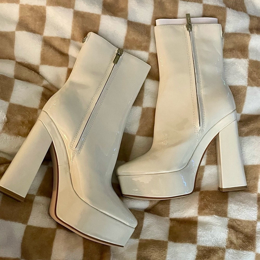 Guess Cream Platform Heeled Boots Byra 8 in Ivory Coast